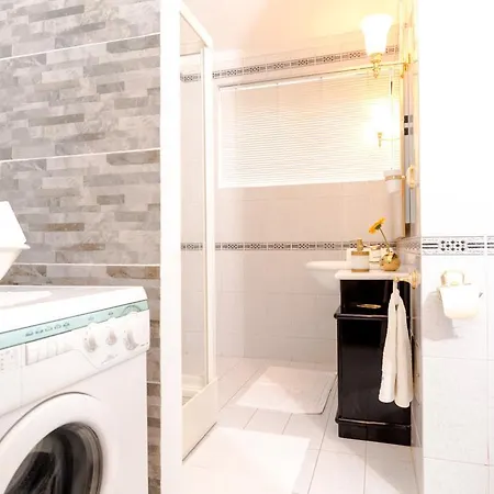 Apartment Mandalina *